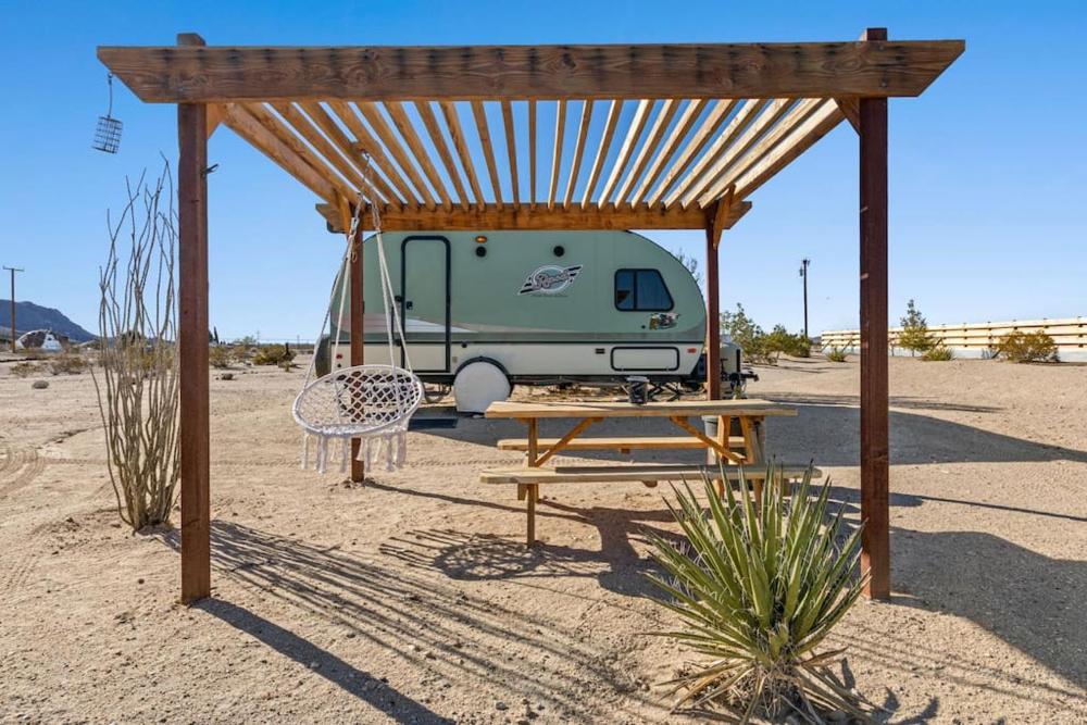 Joshua Tree Village Campground - Glamping Retreat